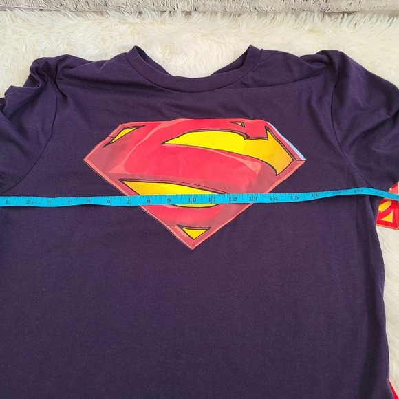 Superman Character Costume Graphic Tee With Attached Cape SZ M NWT - Picture 9 of 9